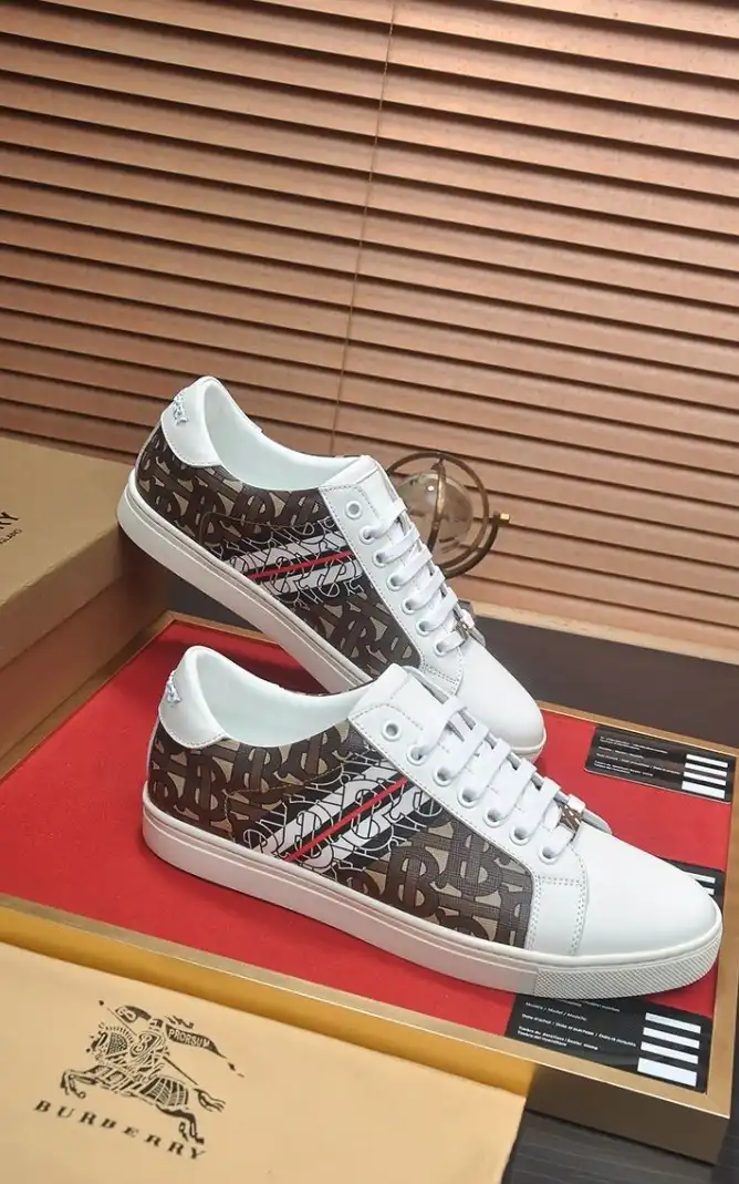 hype Burberry Sneakers