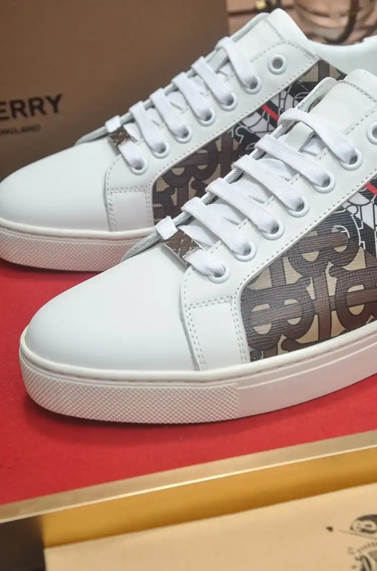 hype Burberry Sneakers