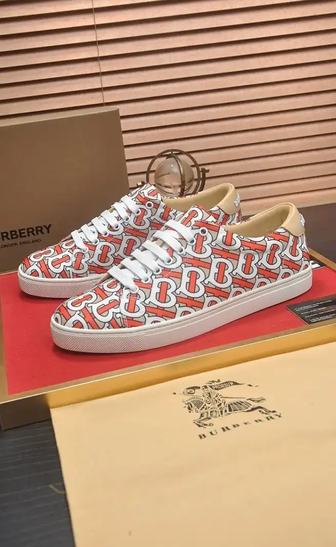 hype Burberry Sneakers