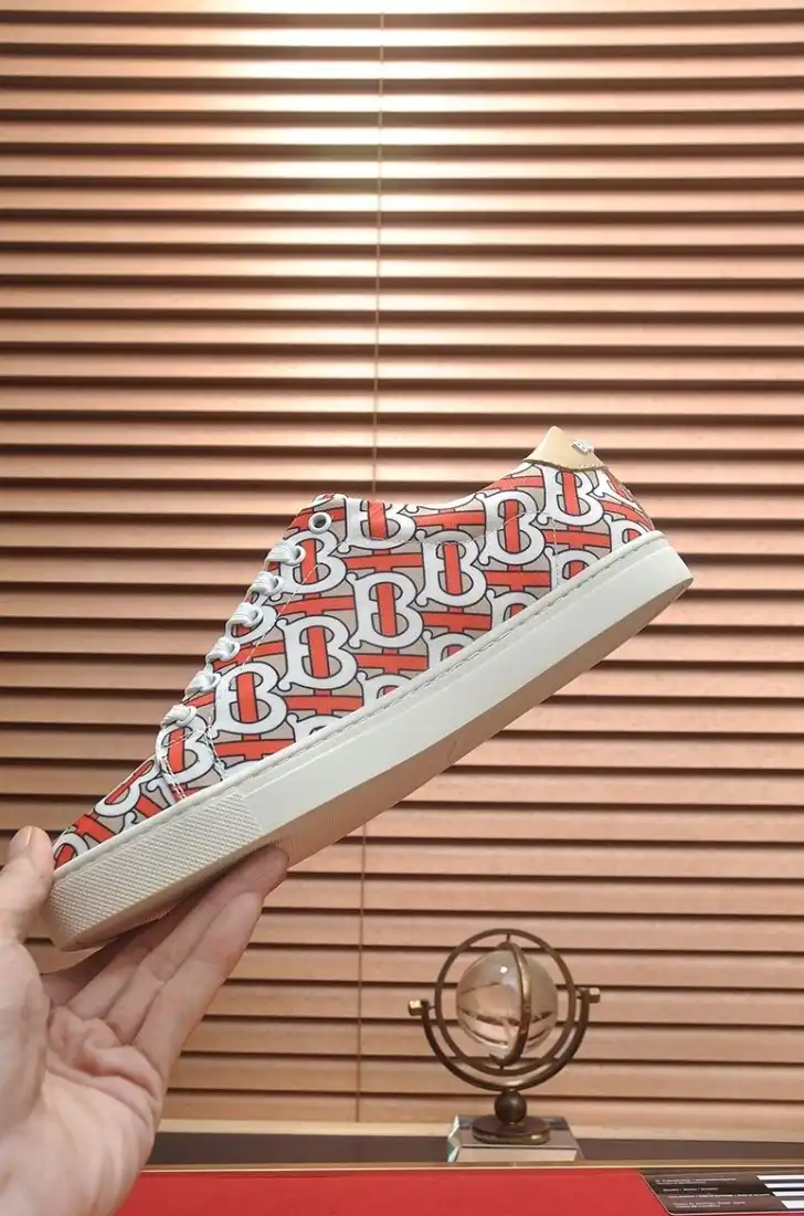 hype Burberry Sneakers