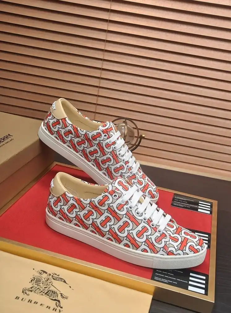 hype Burberry Sneakers