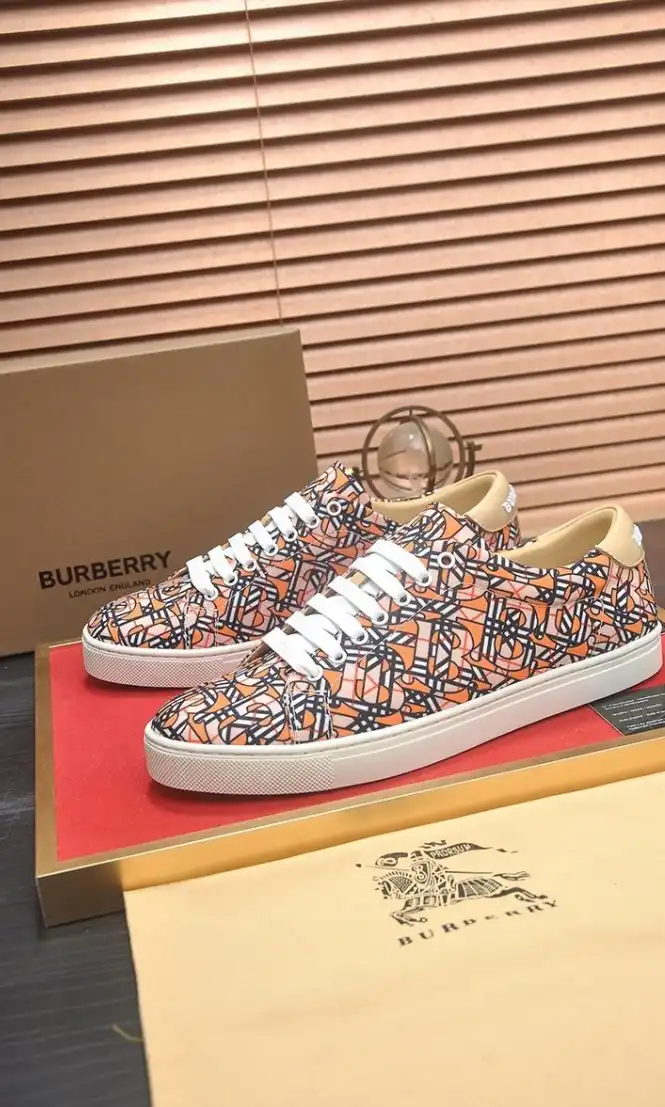 hype Burberry Sneakers