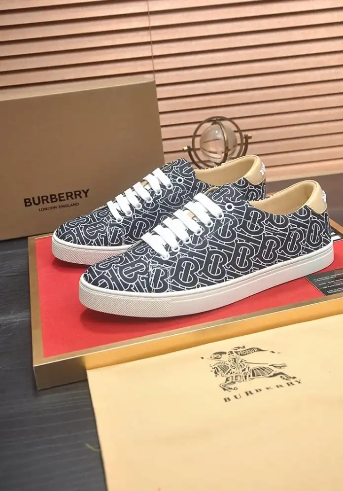 hype Burberry Sneakers