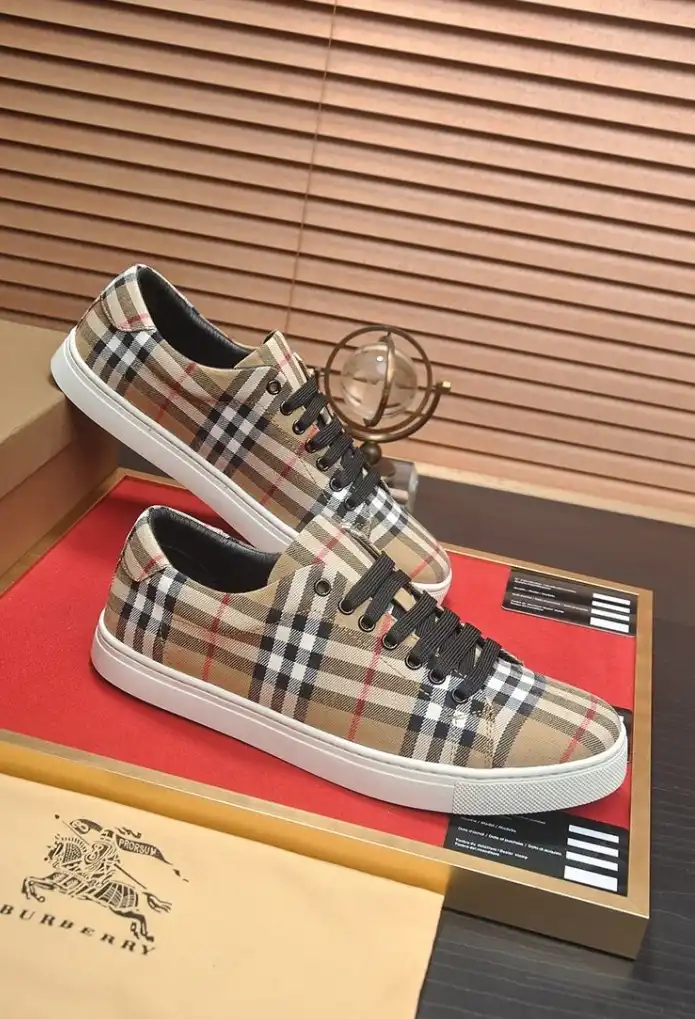 hype Burberry Sneakers