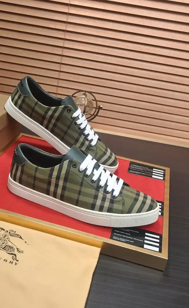 hype Burberry Sneakers