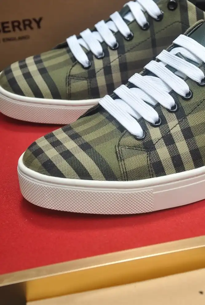 hype Burberry Sneakers