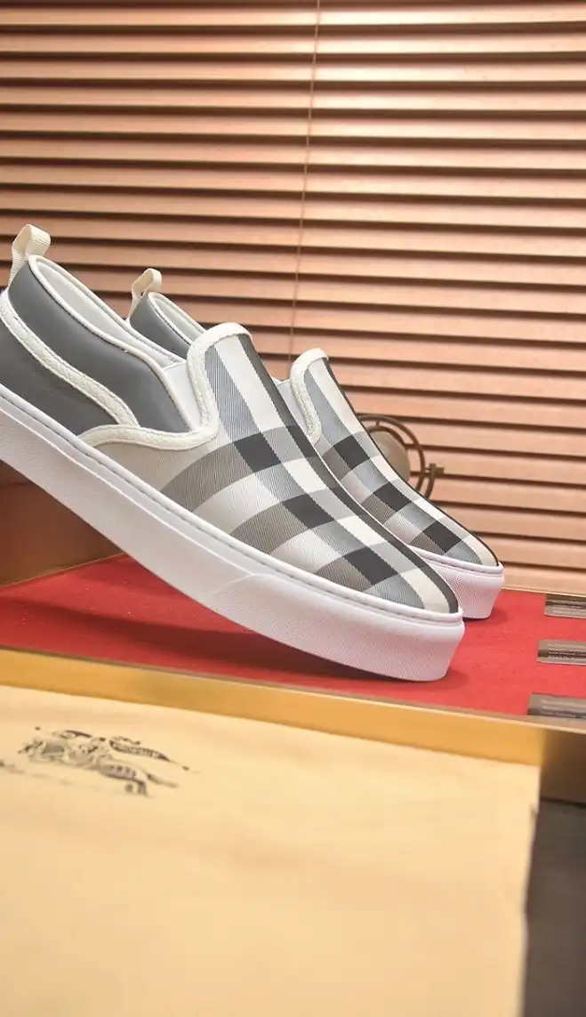 hype Burberry Sneakers