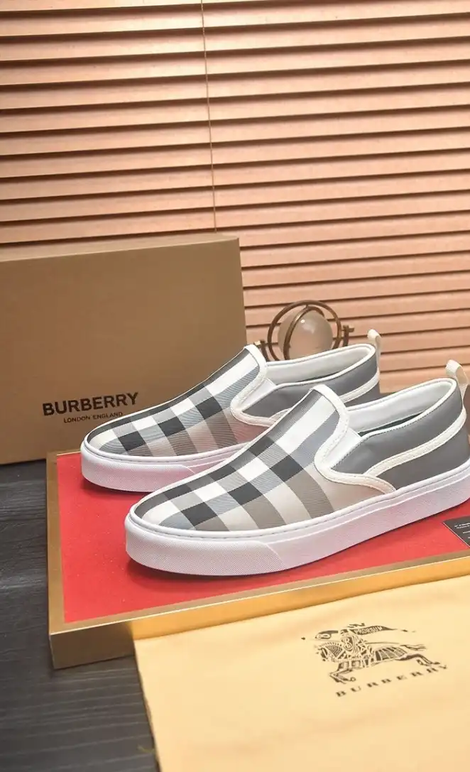 hype Burberry Sneakers