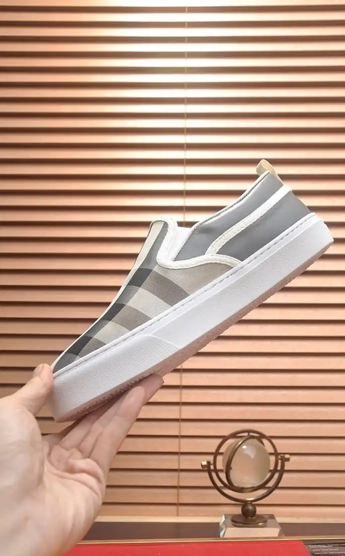 hype Burberry Sneakers