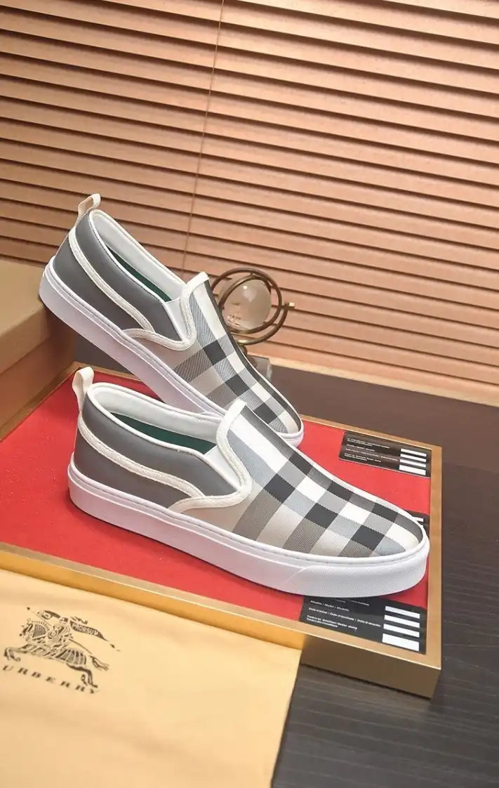 hype Burberry Sneakers