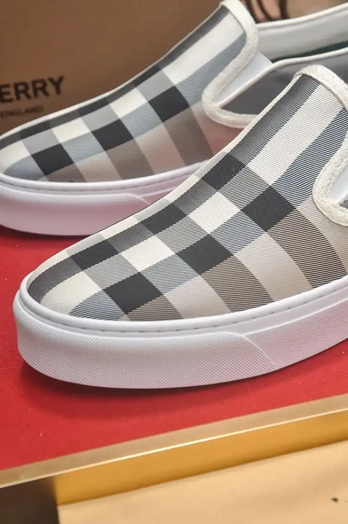 hype Burberry Sneakers