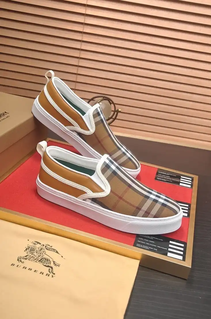 hype Burberry Sneakers