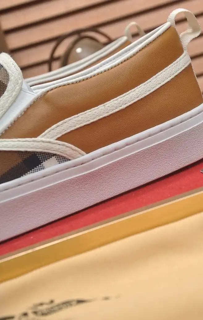 hype Burberry Sneakers