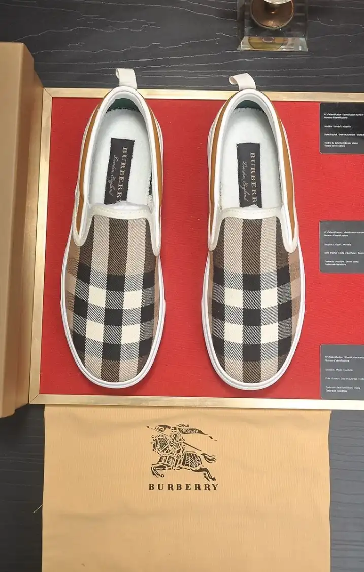 hype Burberry Sneakers