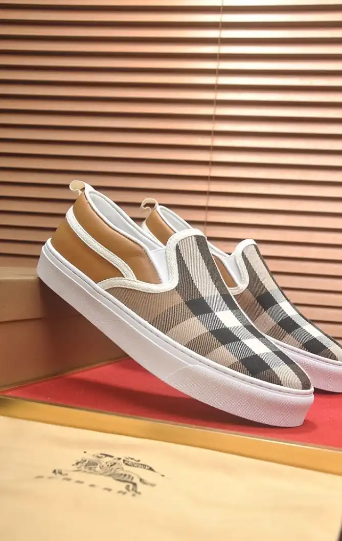 hype Burberry Sneakers