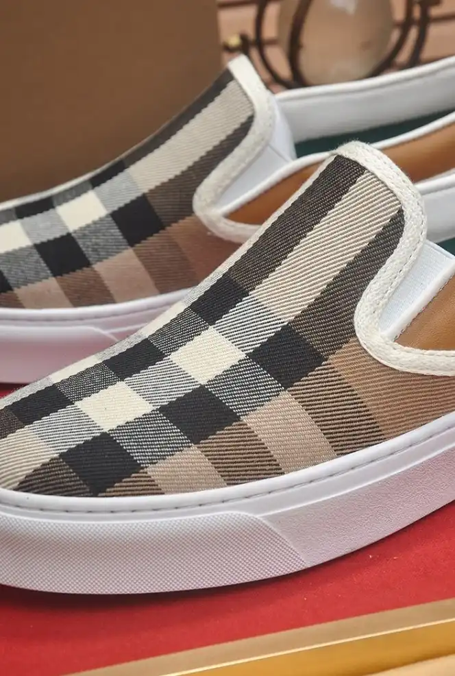 hype Burberry Sneakers