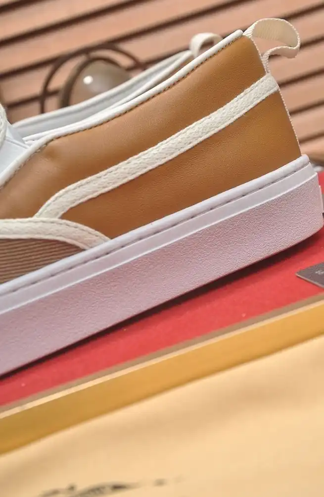 hype Burberry Sneakers