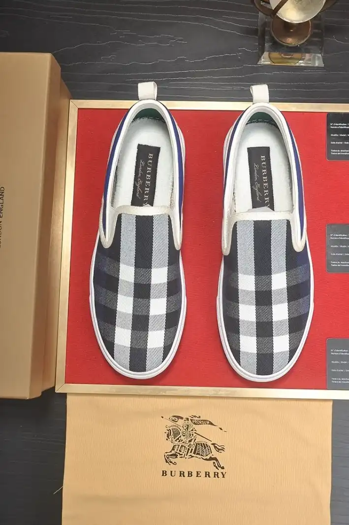 hype Burberry Sneakers