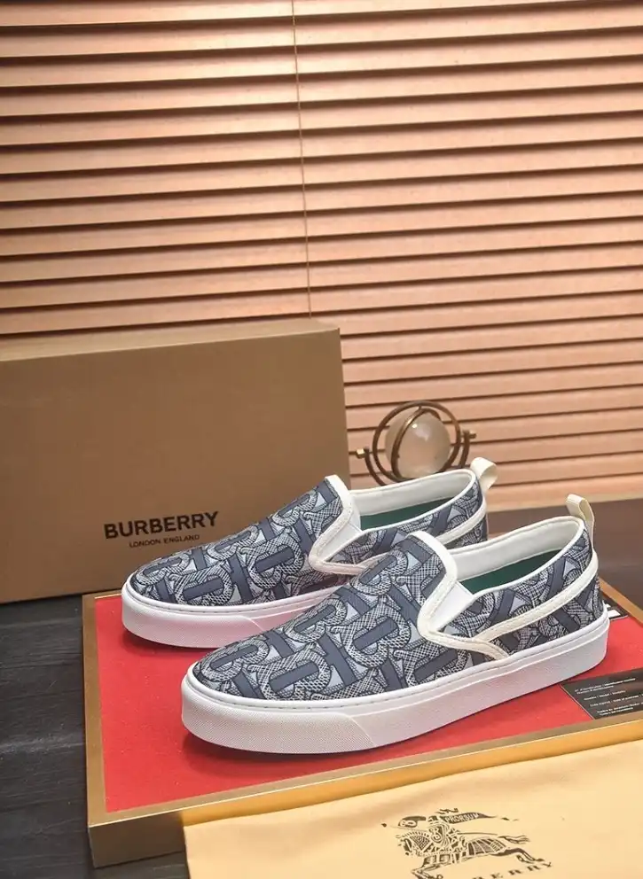 hype Burberry Sneakers