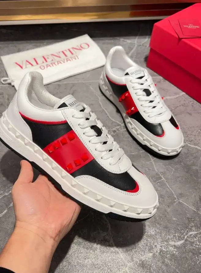 hype Valentino Sneakers