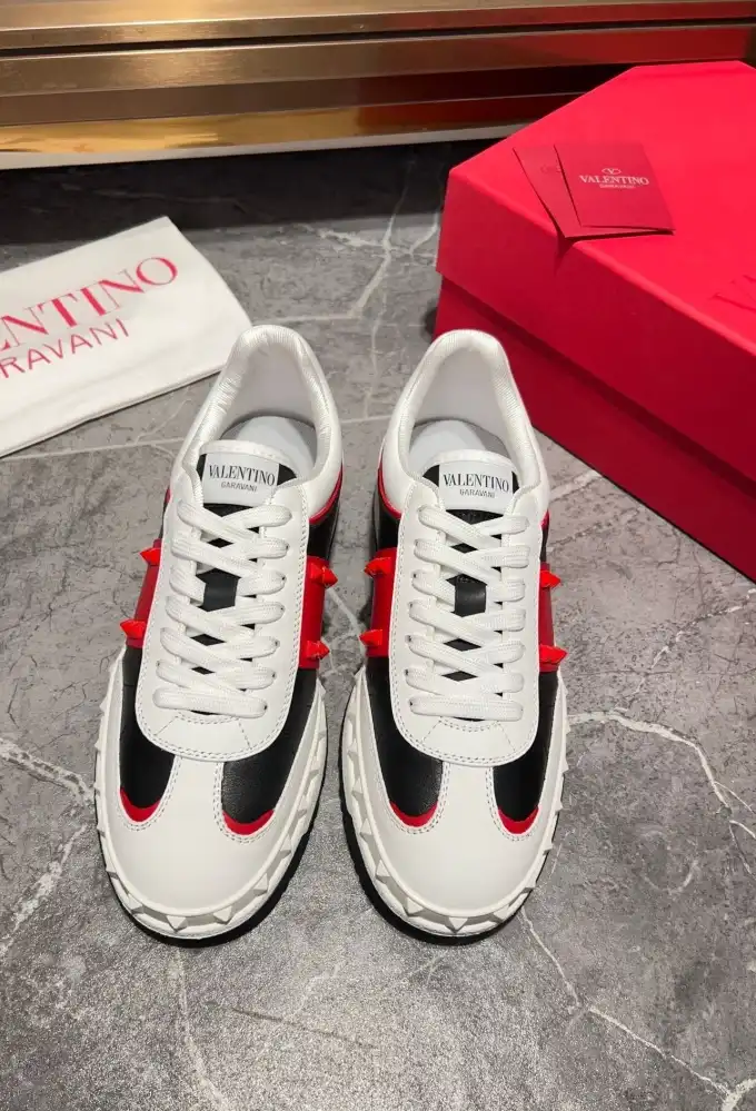 hype Valentino Sneakers