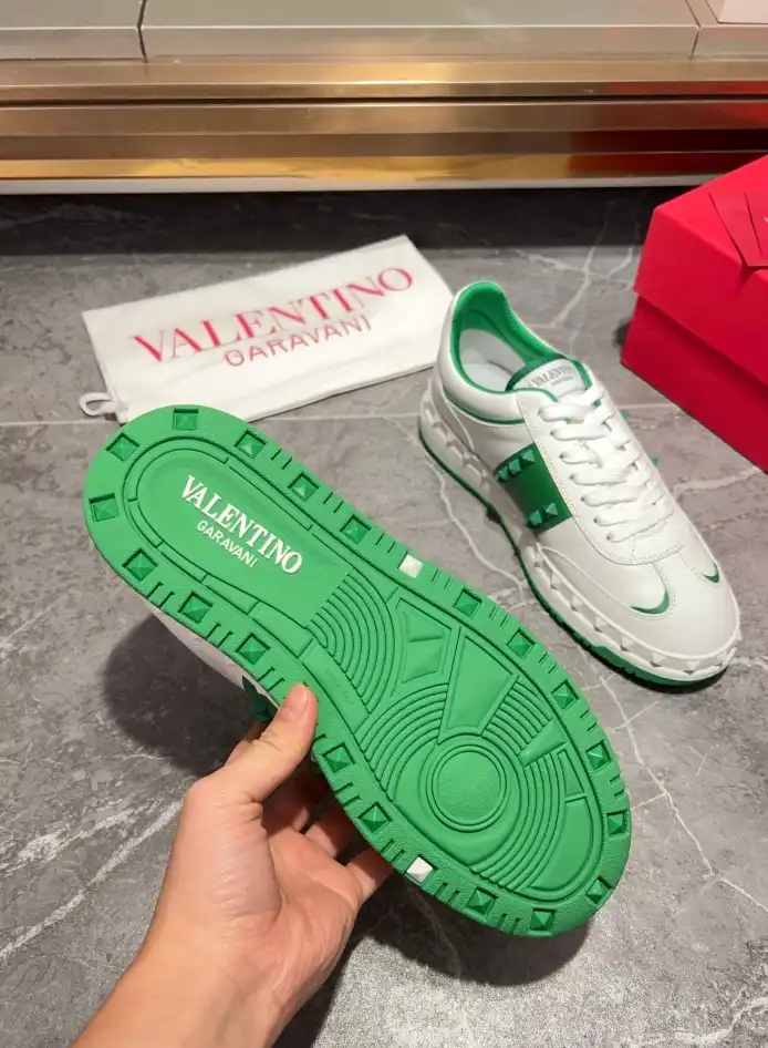 hype Valentino Sneakers