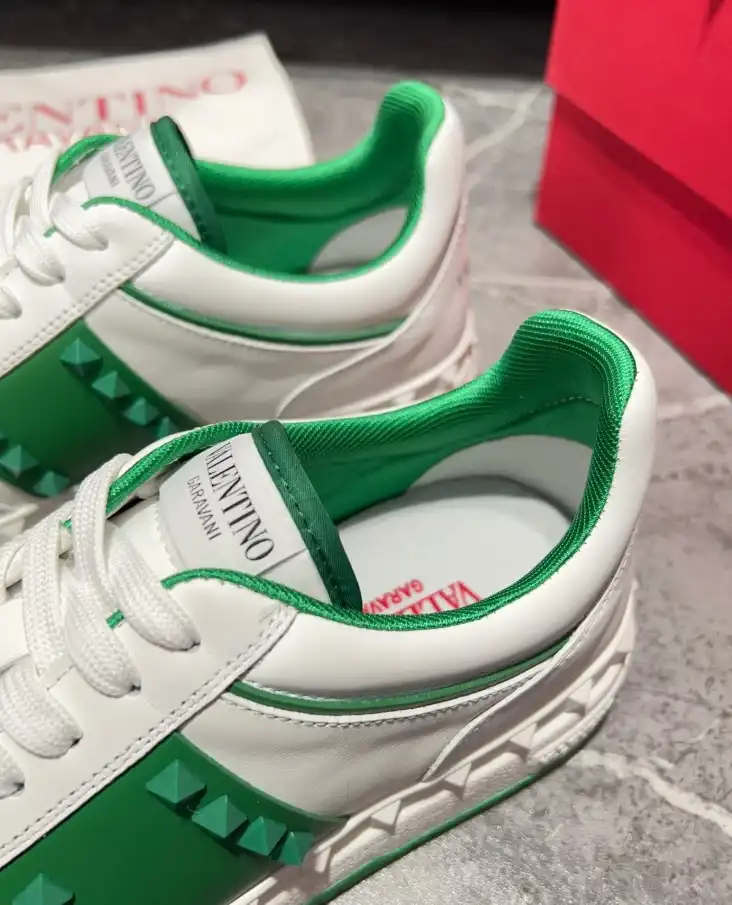 hype Valentino Sneakers