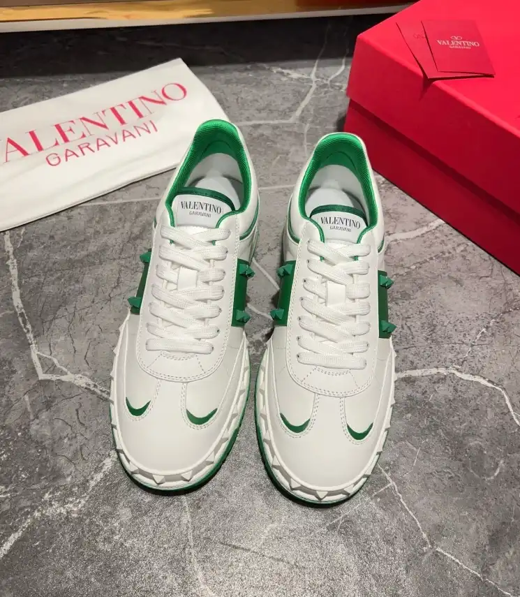 hype Valentino Sneakers