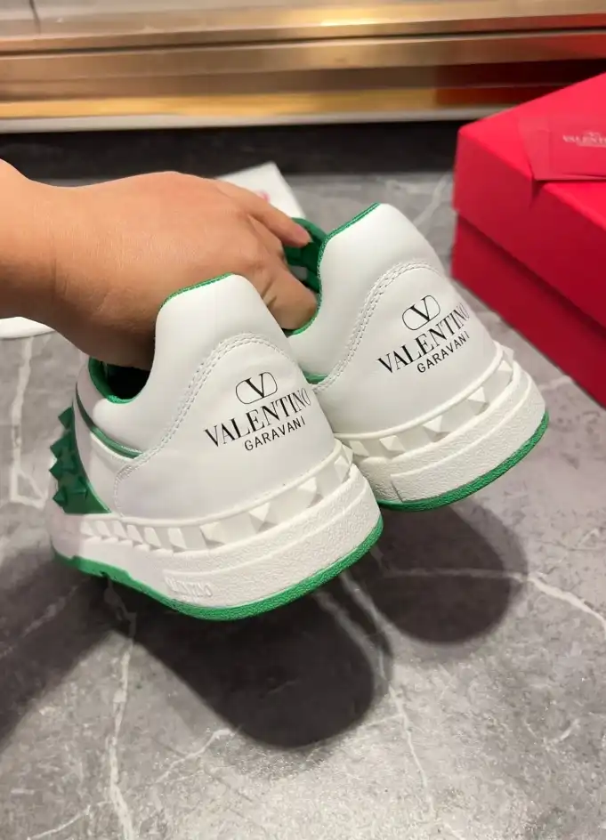 hype Valentino Sneakers