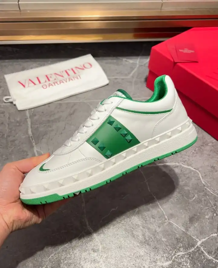 hype Valentino Sneakers