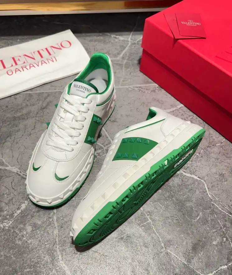 hype Valentino Sneakers