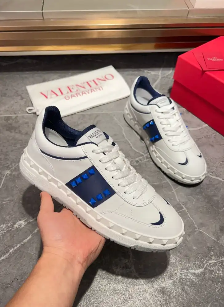 hype Valentino Sneakers