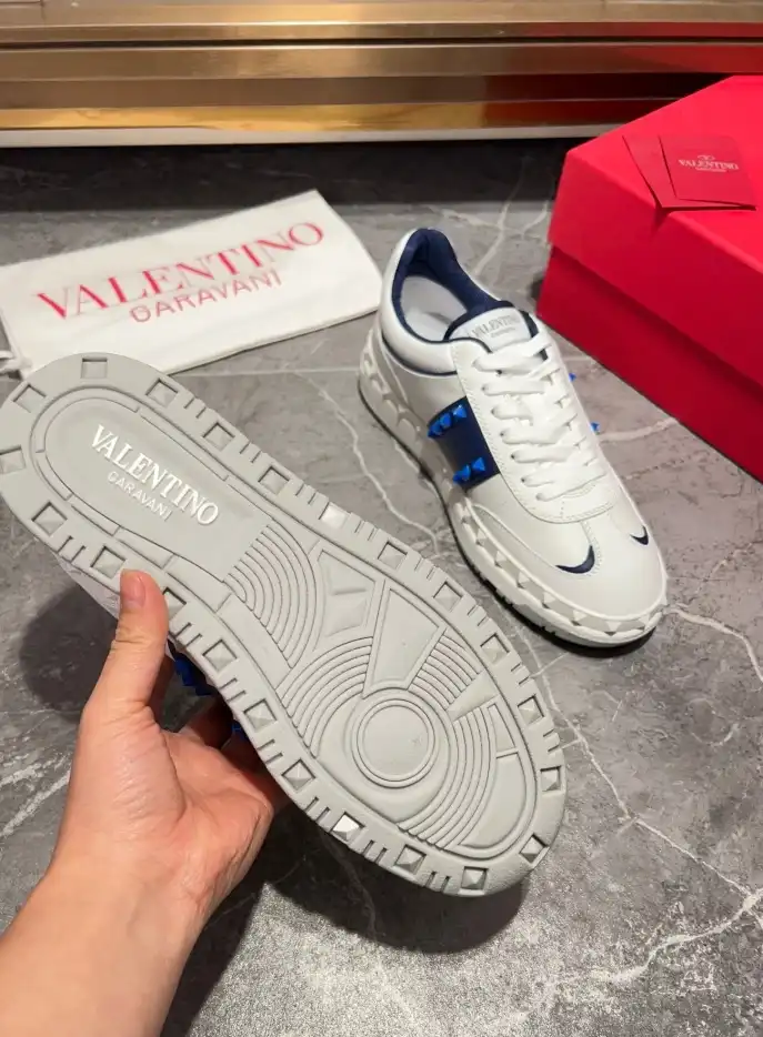 hype Valentino Sneakers