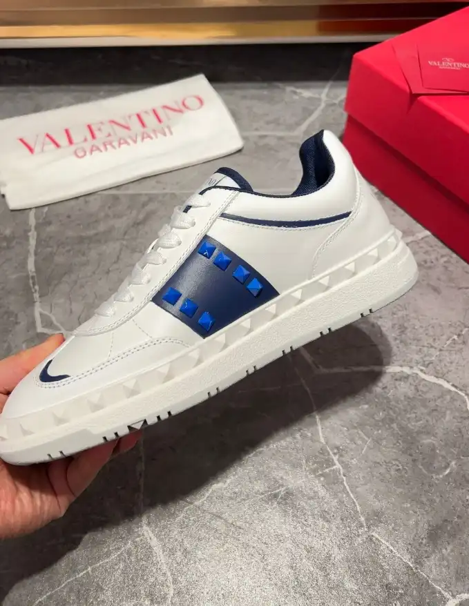 hype Valentino Sneakers