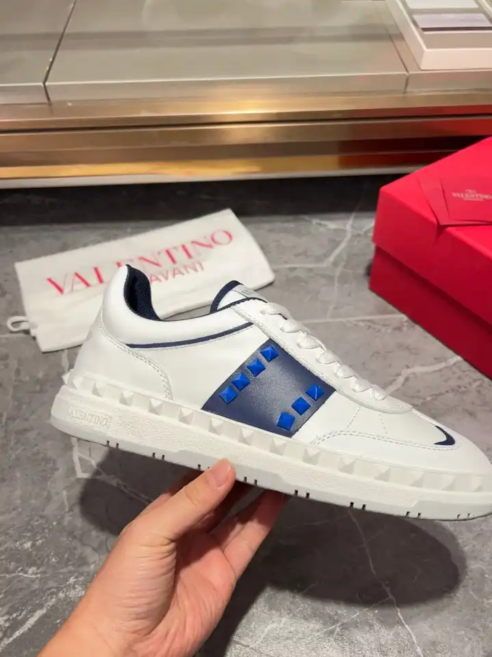 hype Valentino Sneakers