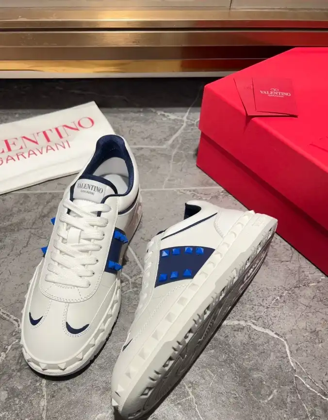 hype Valentino Sneakers