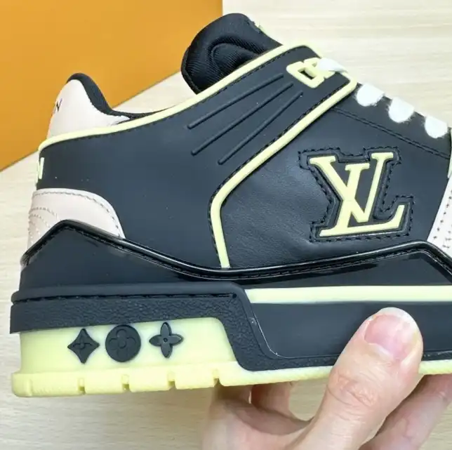 hype Louis Vuitton Sneakers