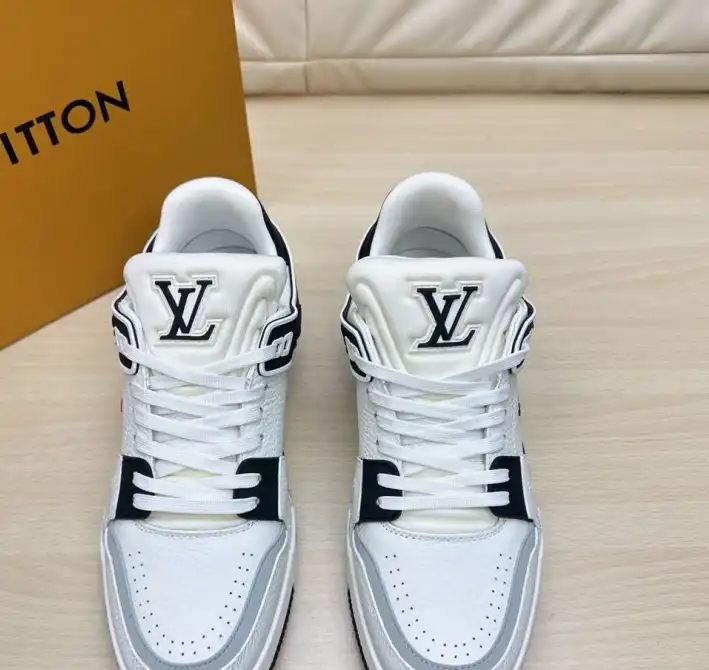 hype Louis Vuitton Sneakers