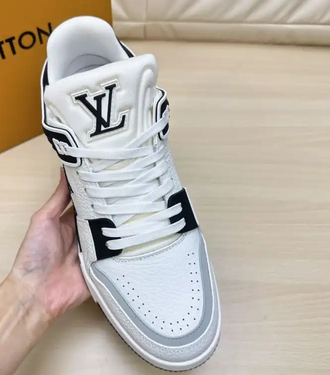 hype Louis Vuitton Sneakers