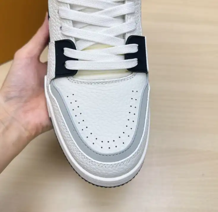 hype Louis Vuitton Sneakers