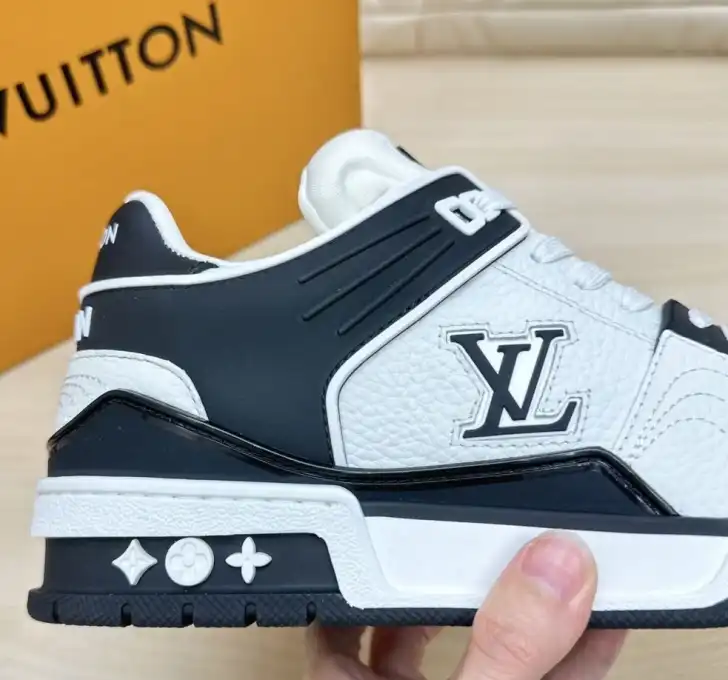 hype Louis Vuitton Sneakers