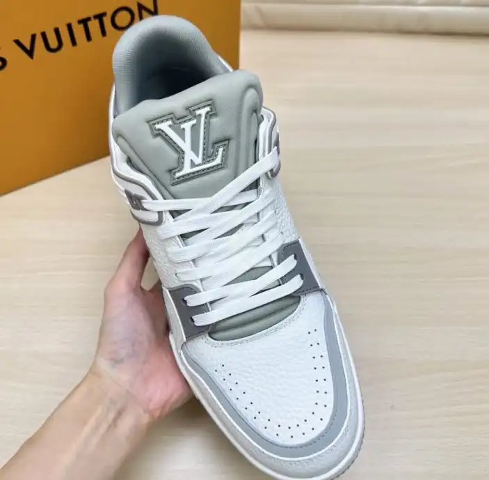 hype Louis Vuitton Sneakers