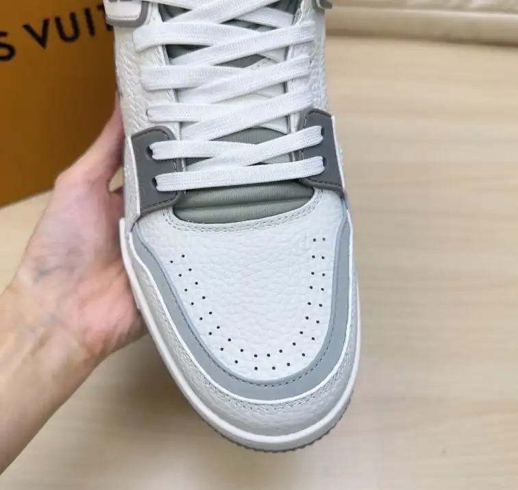 hype Louis Vuitton Sneakers