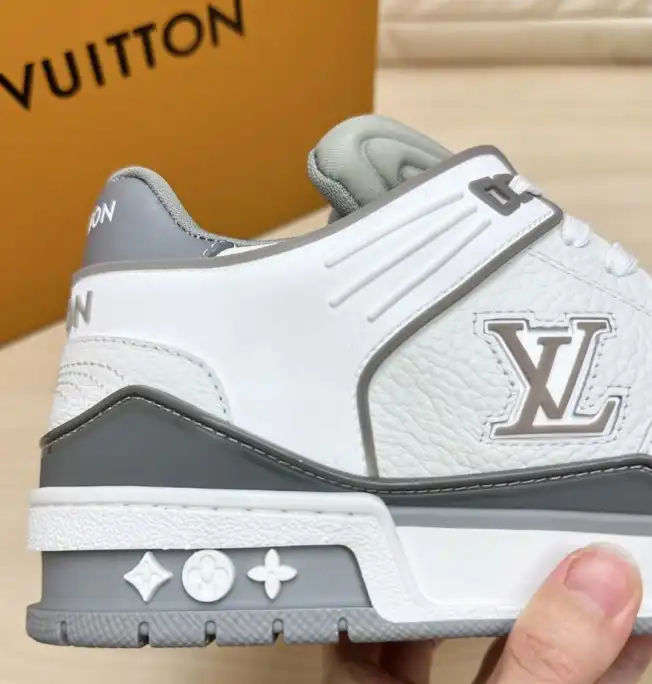 hype Louis Vuitton Sneakers