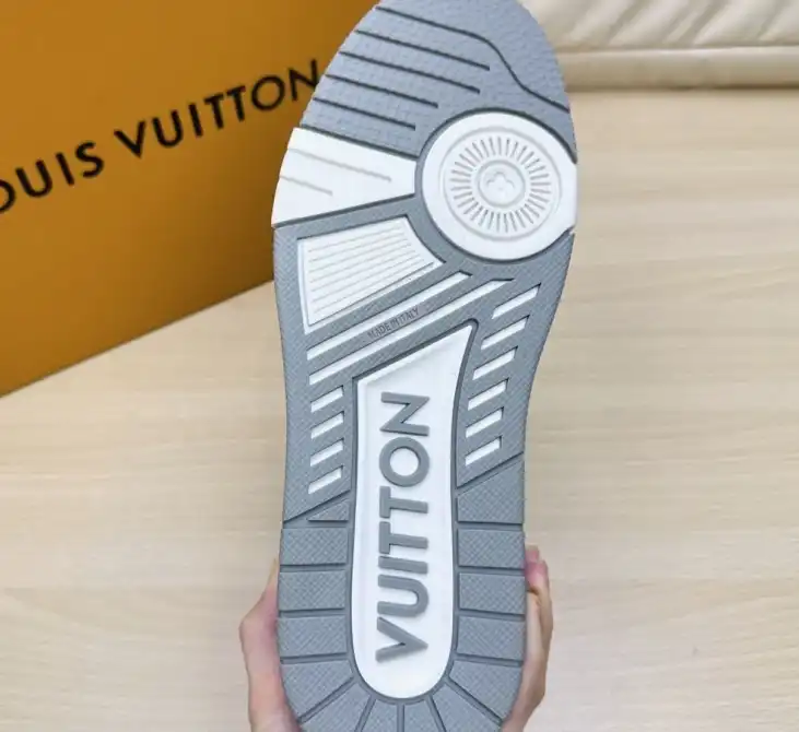 hype Louis Vuitton Sneakers