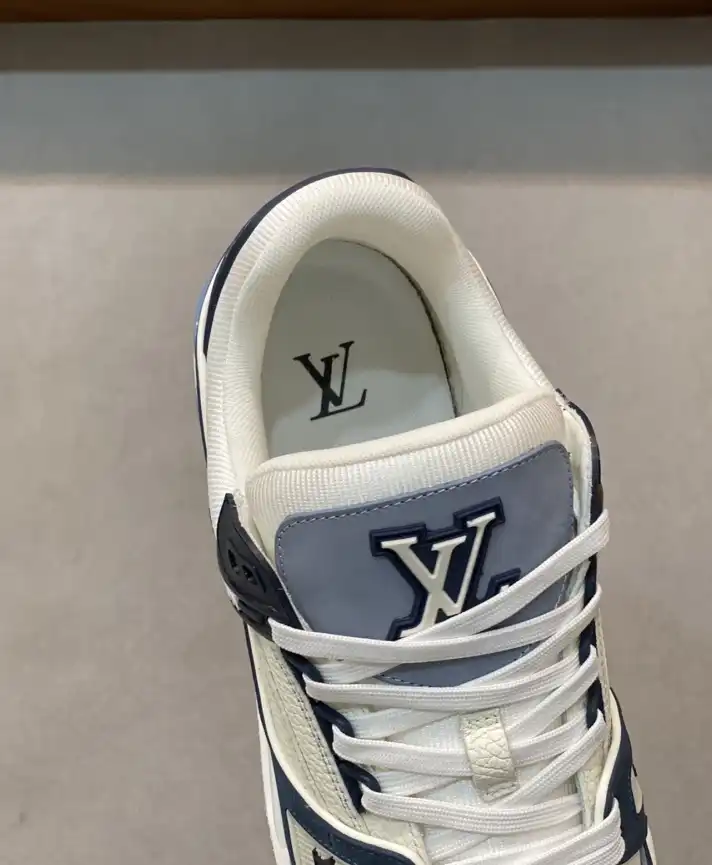 hype Louis Vuitton Sneakers