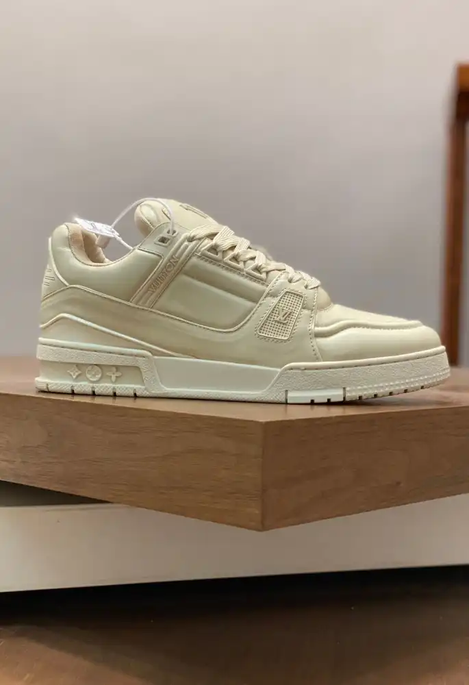 hype Louis Vuitton Sneakers