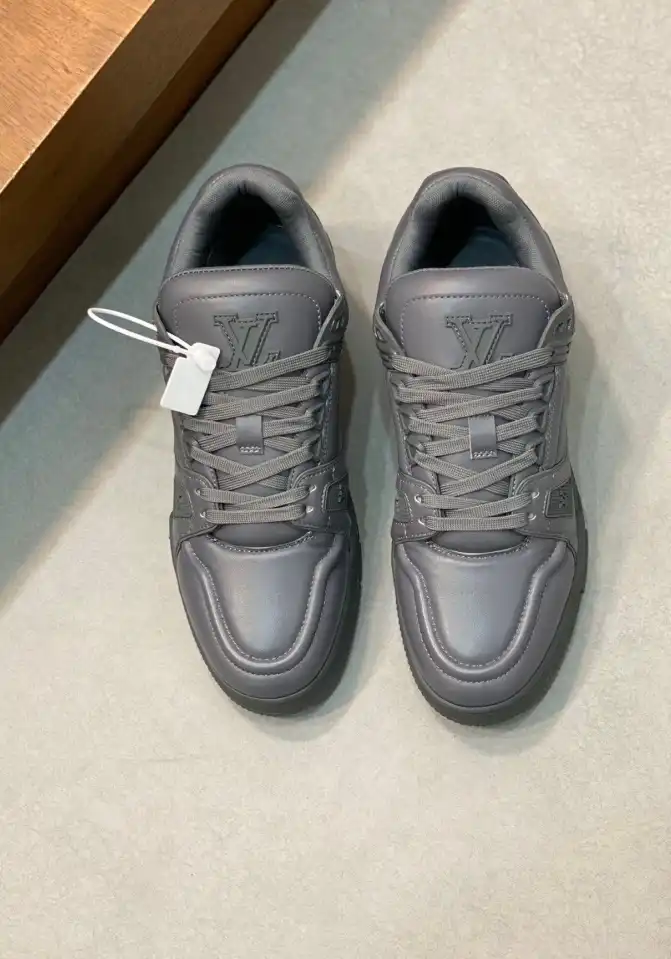 hype Louis Vuitton Sneakers