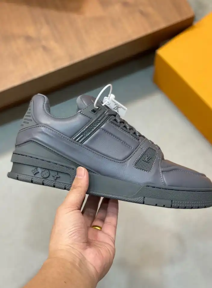 hype Louis Vuitton Sneakers