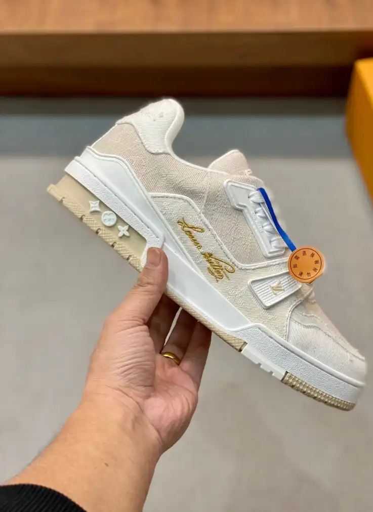 hype Louis Vuitton Sneakers